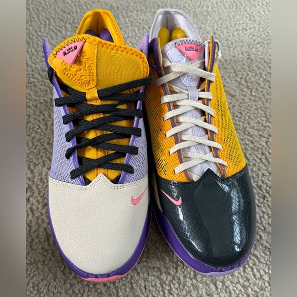 NIKE LEBRON XIX 19 LOW MISMATCH BASKETBALL SHOES LILAC sz 11 - Picture 1 of 4